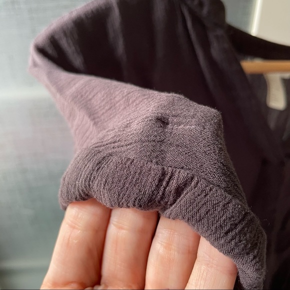 H&M 100% rayon short sleeve blouse, grey, size 6 - Picture 6 of 7